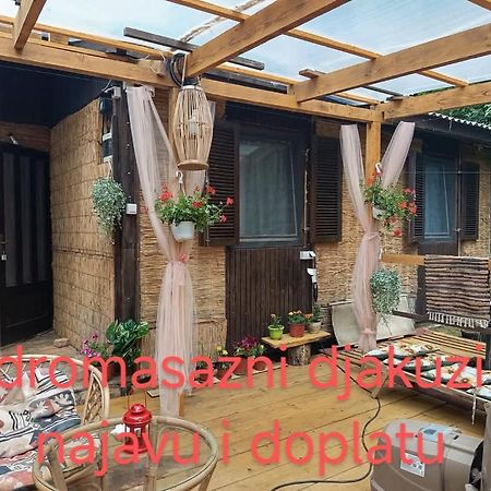 Kucica Za Odmor Lena I Matija Apartamento Sremski Karlovci Exterior foto