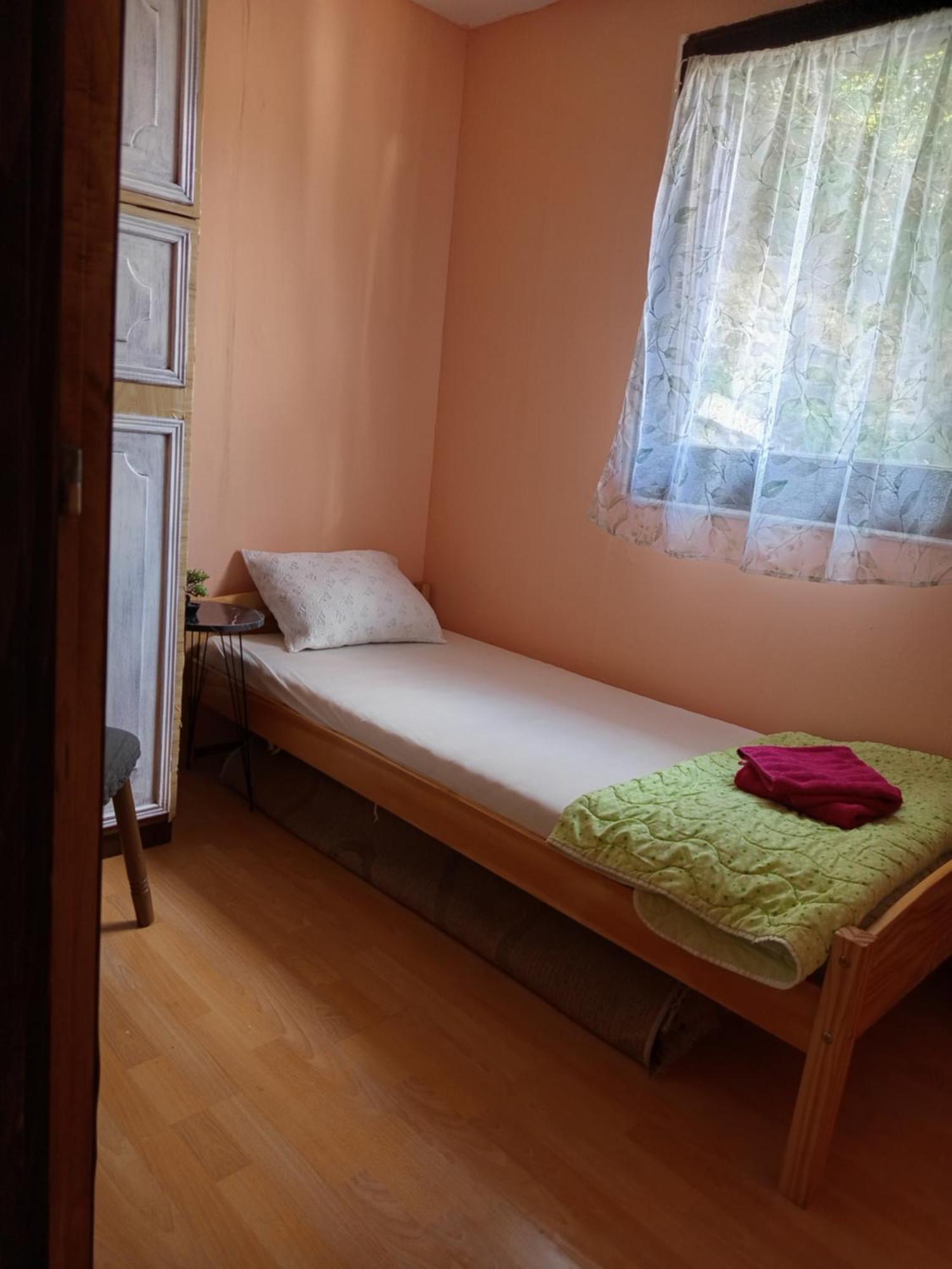 Kucica Za Odmor Lena I Matija Apartamento Sremski Karlovci Exterior foto